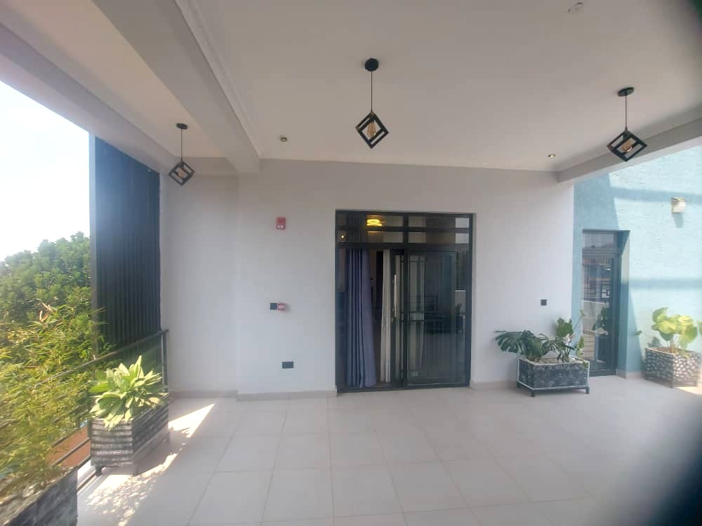 BERE 113:Kagarama very nice house for rent at lowest price #+250780675812